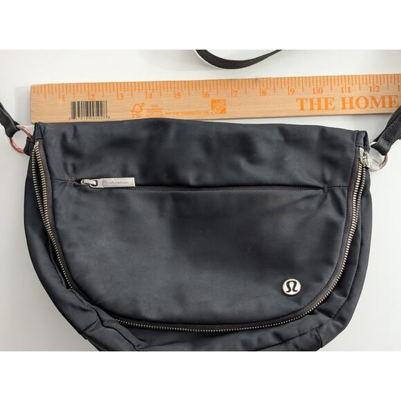 Lululemon All Night Festival Bag 5L *Large Black Crossbody Purse - Picture 8 of 9